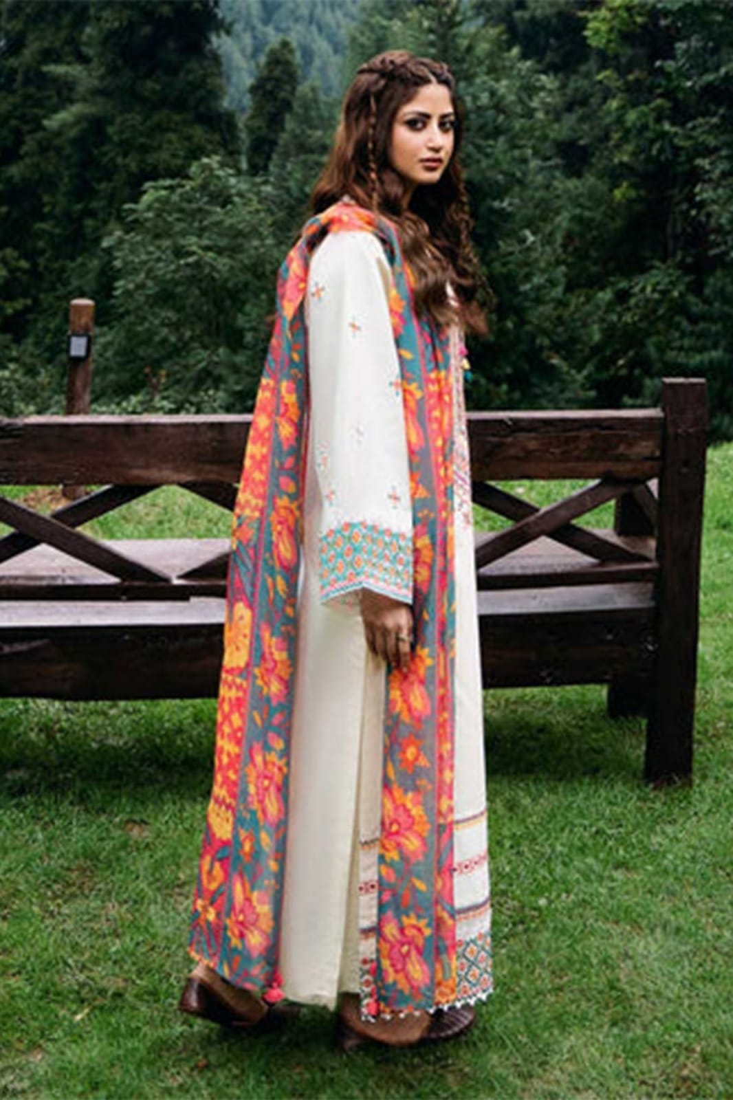 Luxury Embroidered 3-Pcs Suit