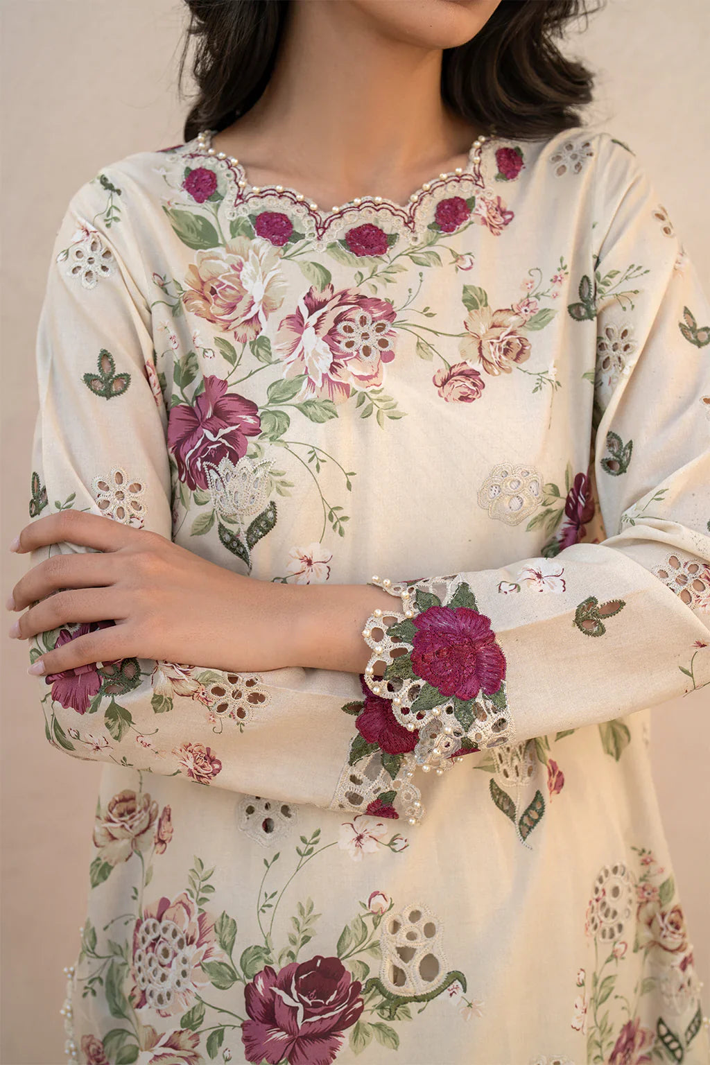 IZNIK Embroidered Lawn 3 Pcs Suit