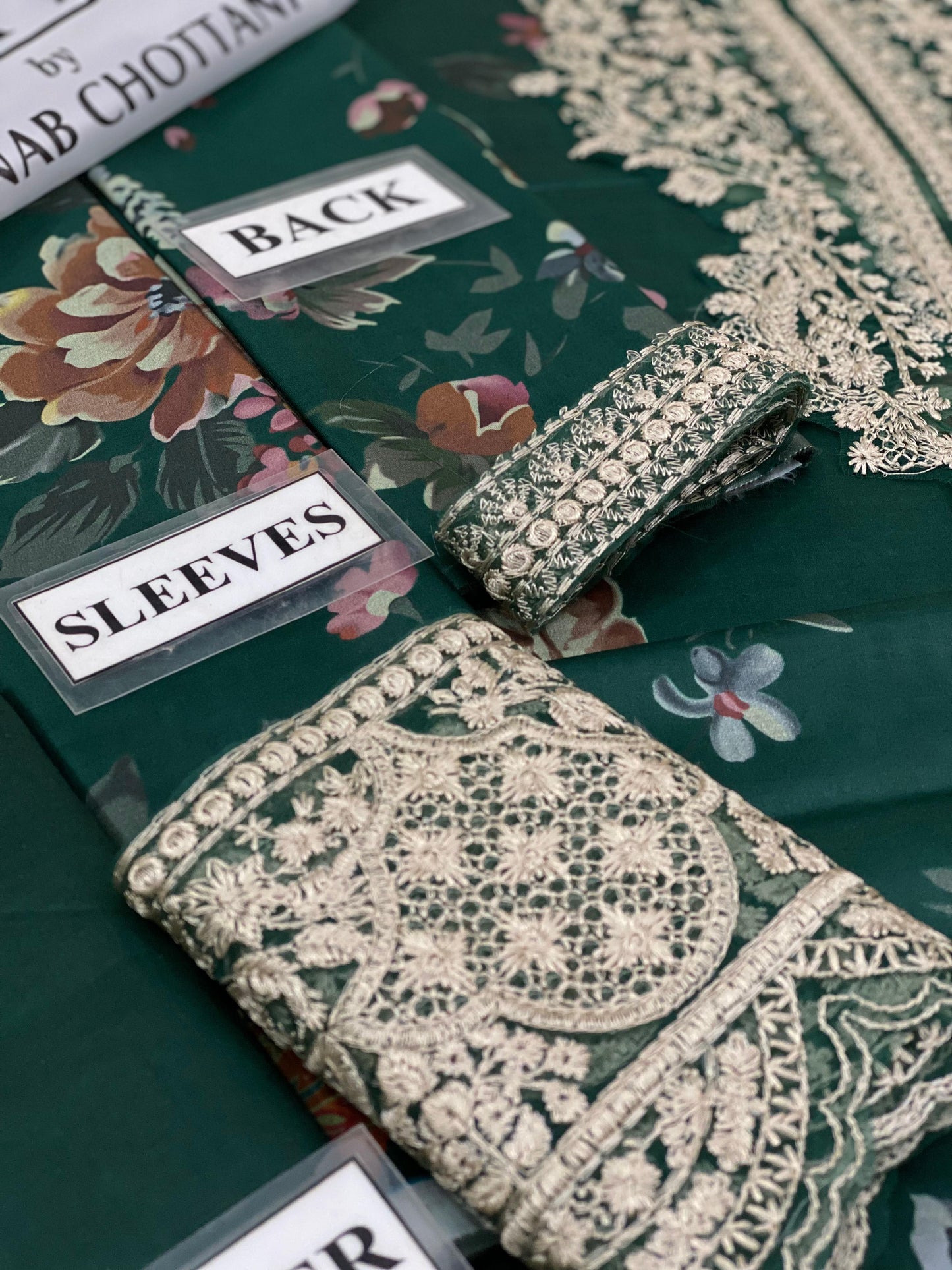 ZAINAB CHOTTANI - VELINA-Lawn'25 3-Pcs