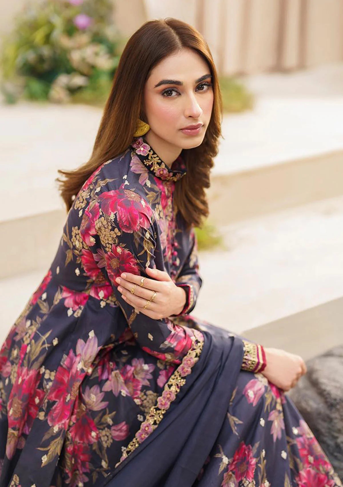 IZNIK Heavy Embroidered 3-Pc Suit
