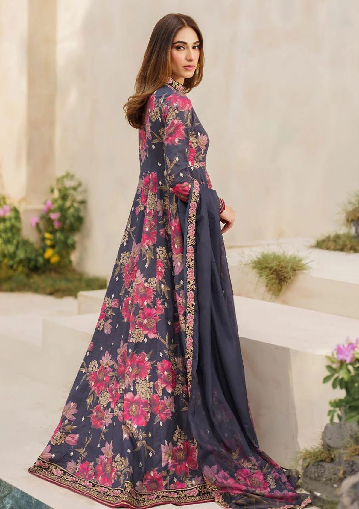 IZNIK Heavy Embroidered 3-Pc Suit