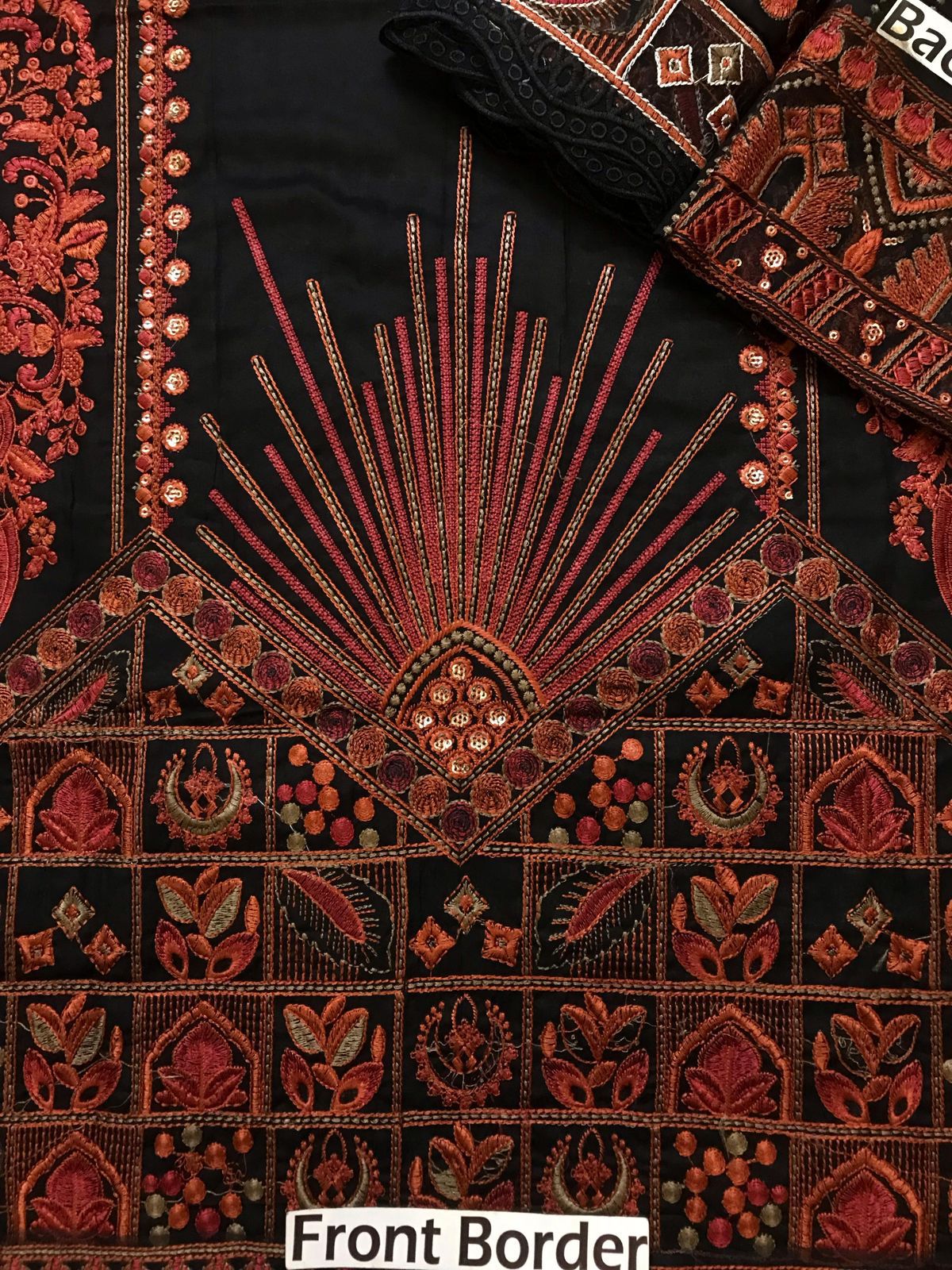 Mariam Hussain Embroidered Lawn 3-Pcs Suit