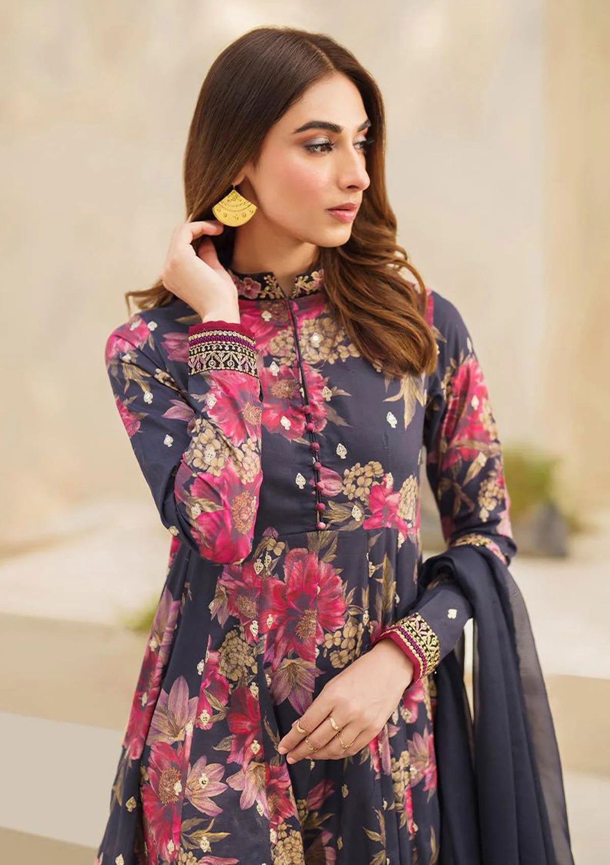 IZNIK Heavy Embroidered 3-Pc Suit