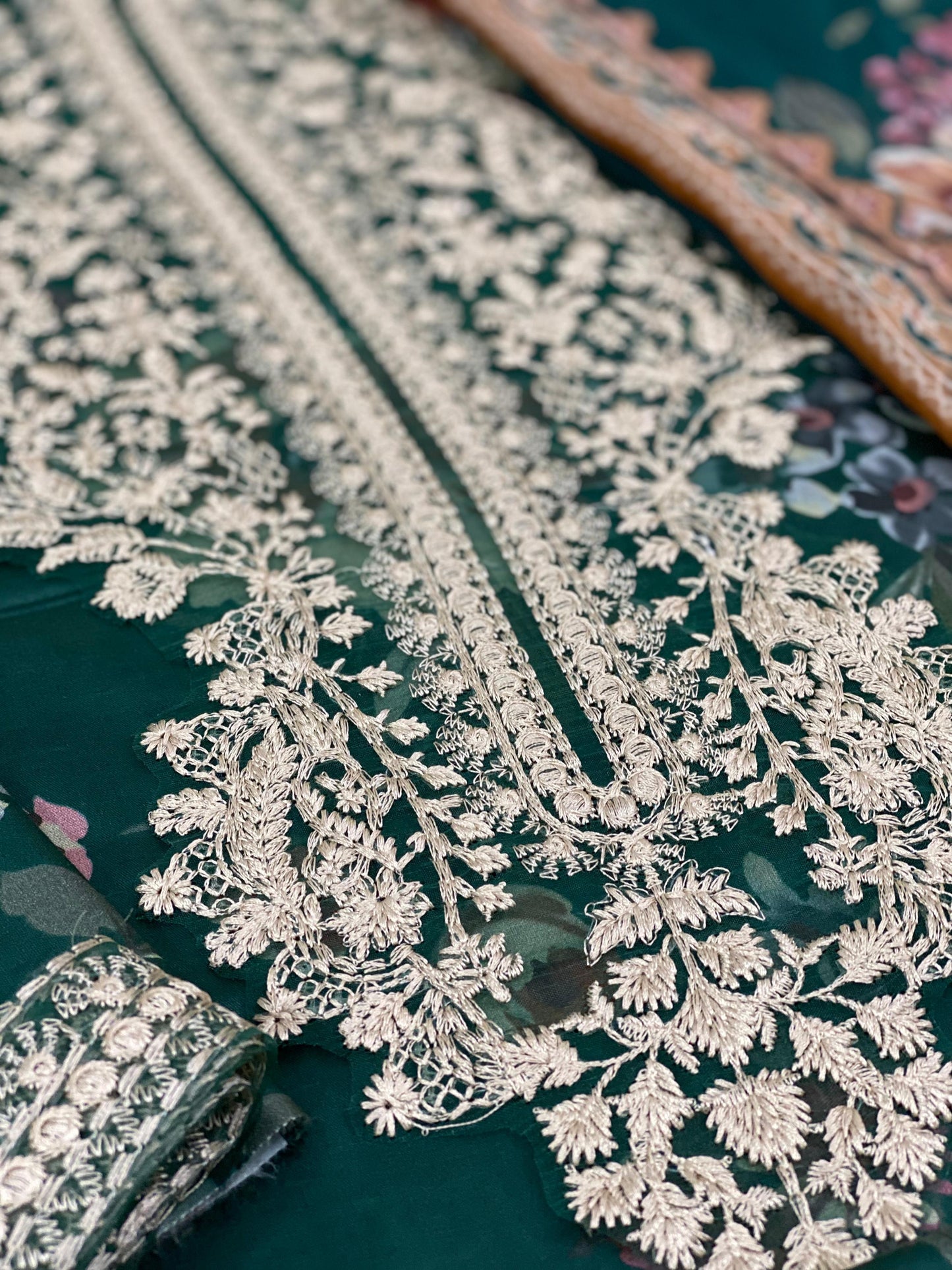 ZAINAB CHOTTANI - VELINA-Lawn'25 3-Pcs