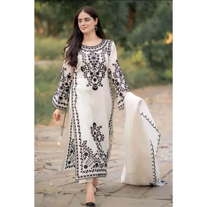Agha Noor Luxury Embroidered 3-Piece Suit