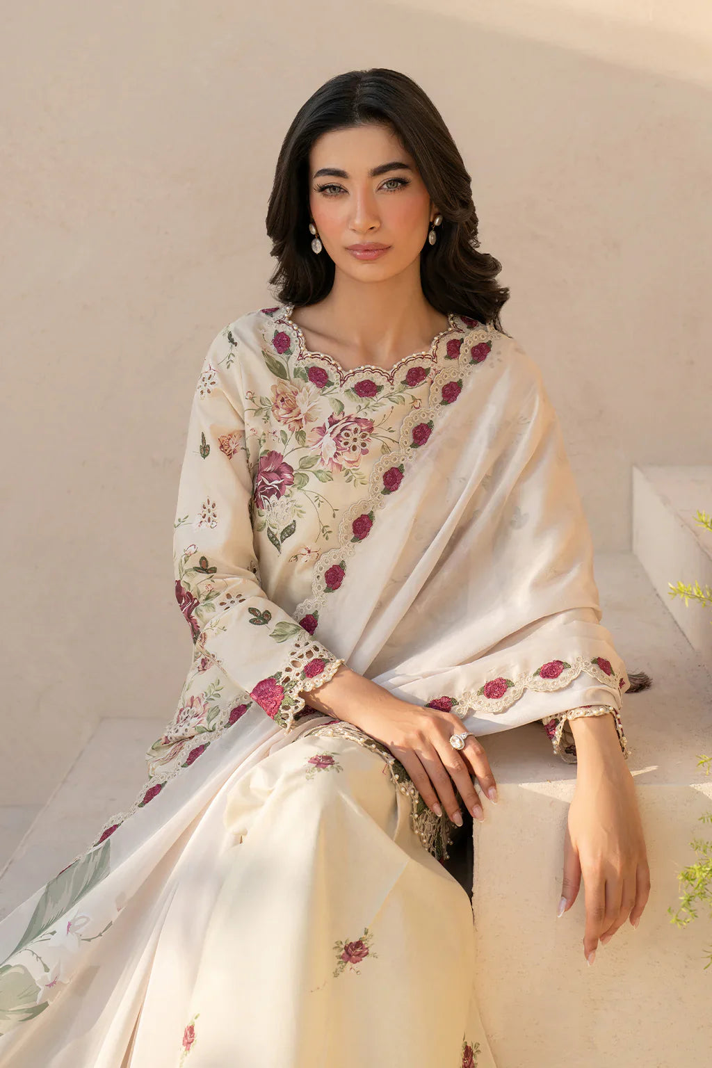 IZNIK Embroidered Lawn 3 Pcs Suit