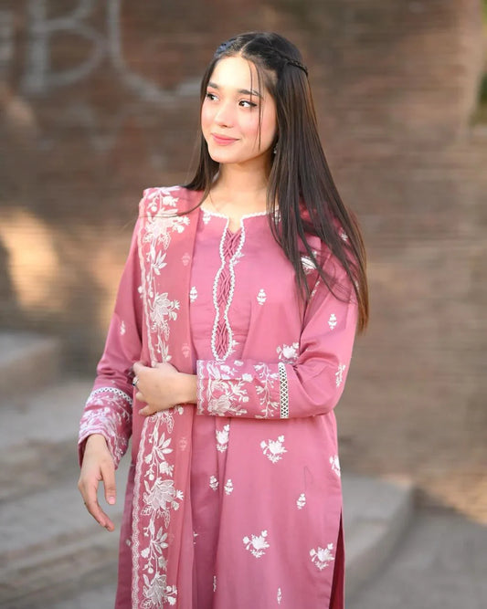 NAZNEEN Embroidered 𝐋awn 3-Pcs
