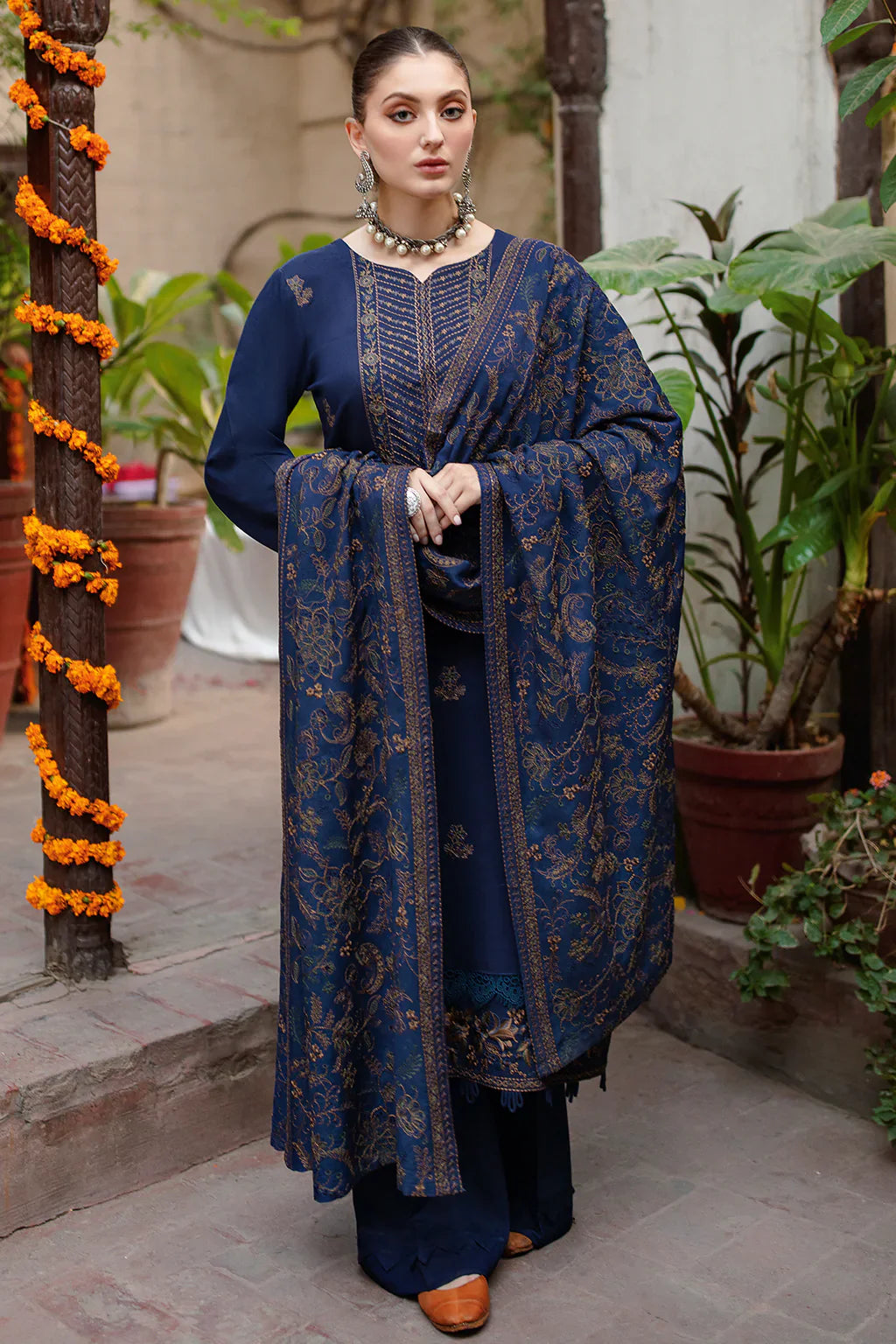 BREEZE Luxury Embroidered Dhanak 3-Pc Suit
