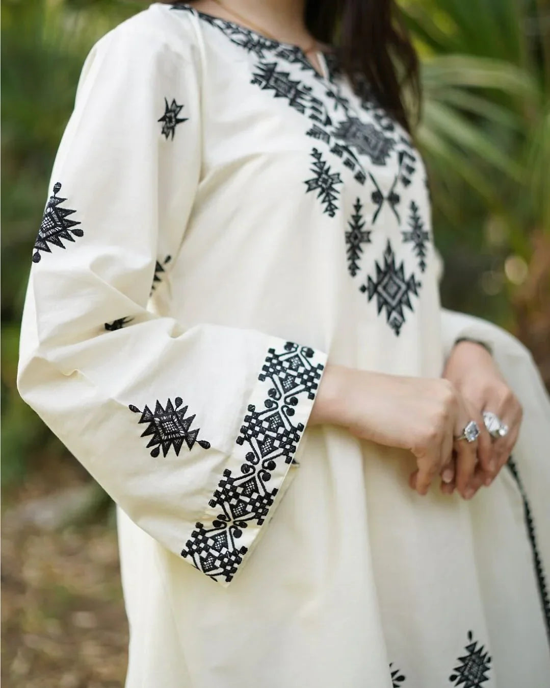 JUNA Premium Lawn Embroidered 3-Pcs