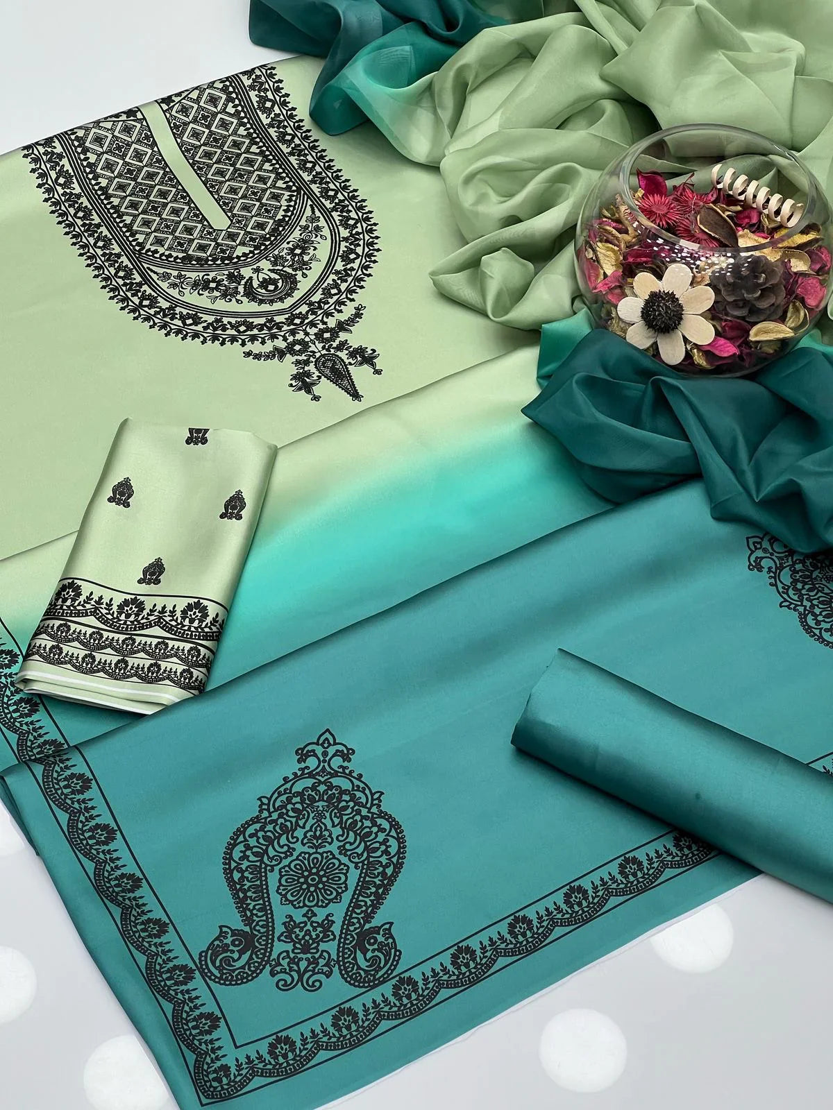 Zainab Chottani - Embroidered Silk 3-Pcs Suit