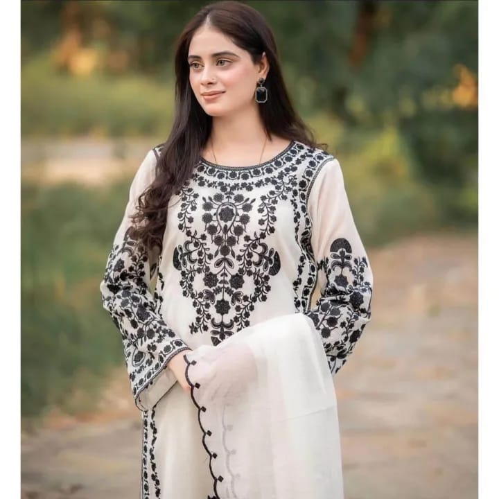 Agha Noor Luxury Embroidered 3-Piece Suit
