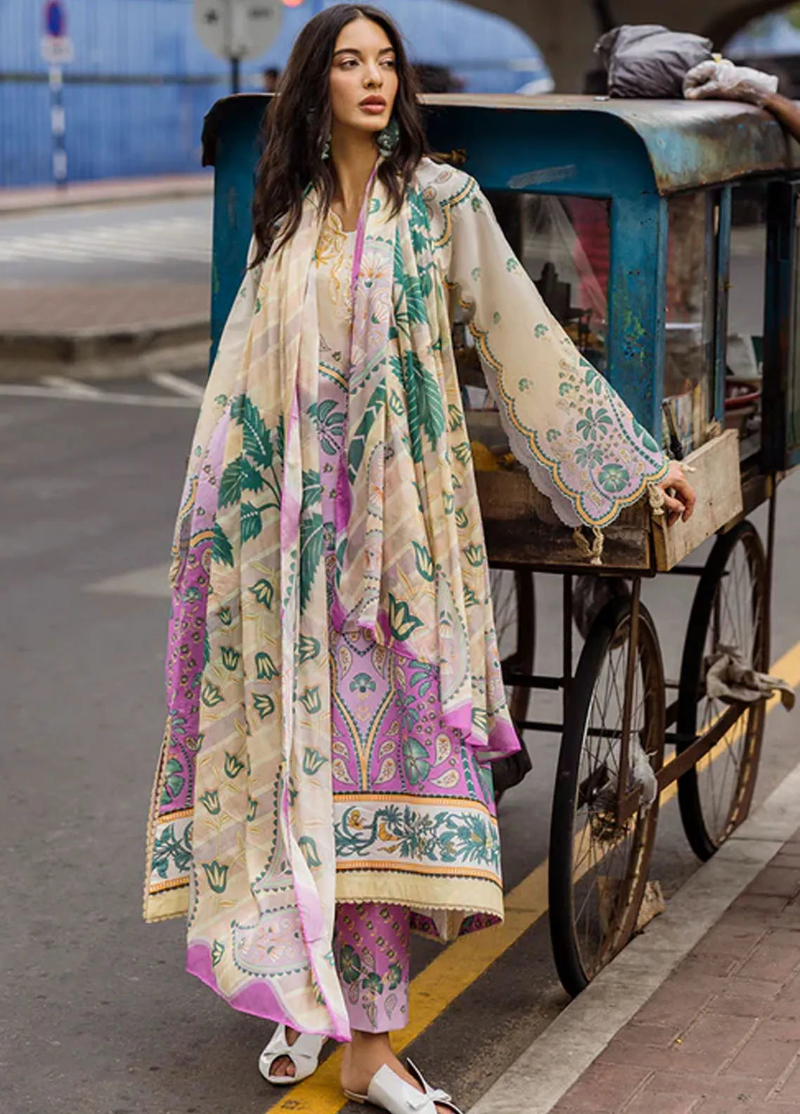 MUSHQ Embroidered Lawn 3-Pcs Suit