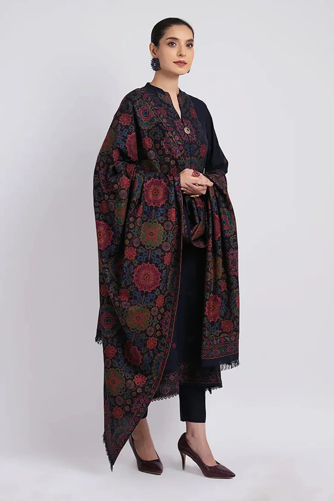 BREEZE Luxury Embroidered Dhanak 3-Pc Suit